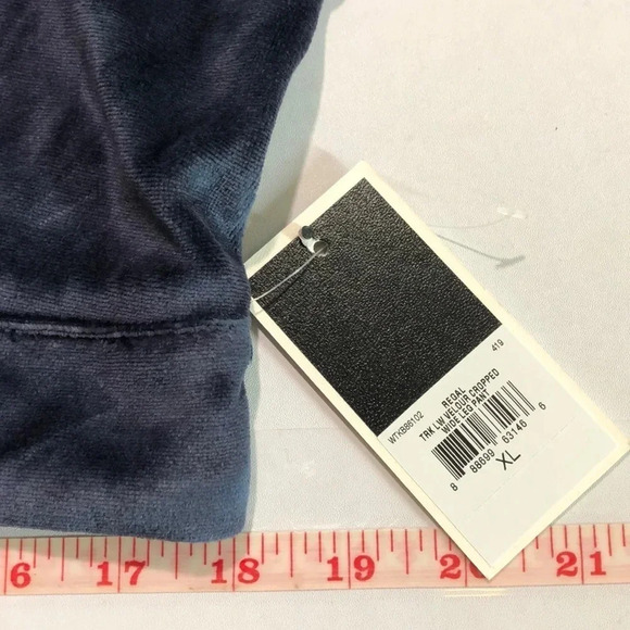 JUICY COUTURE Velour Wide Leg Cropped Pant - Picture 8 of 11